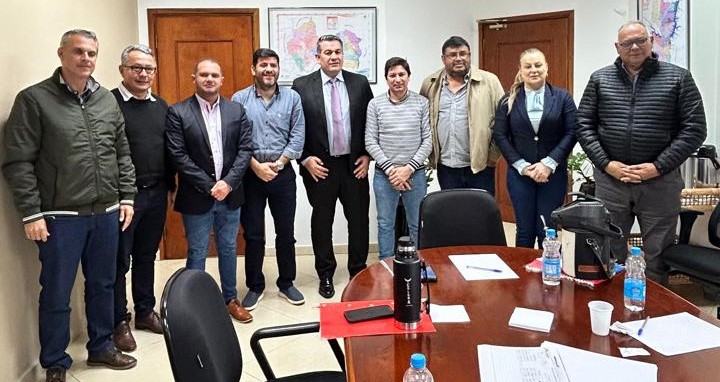 Intendentes exigen reparación de la Ruta PY07